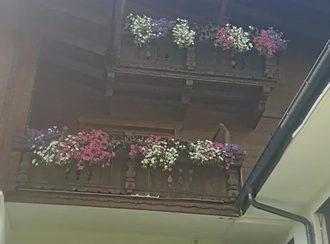 Appartementhaus Huettenberger 아파트 *